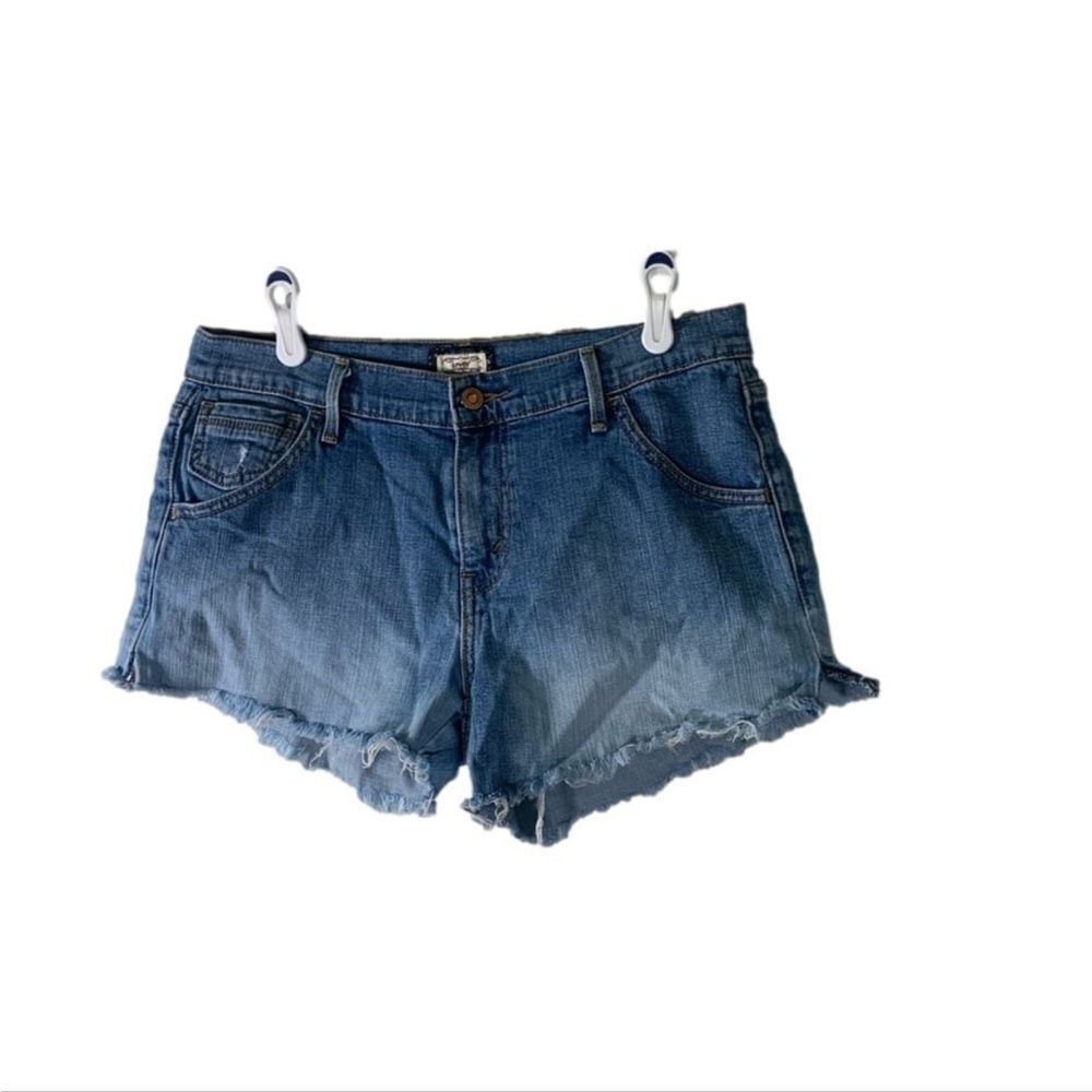 Levi’s Size‎ 8 Blue Ombré Cut Off Shorts